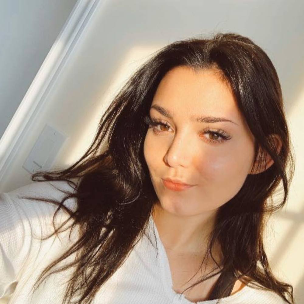 Meet your Posher, Kayla